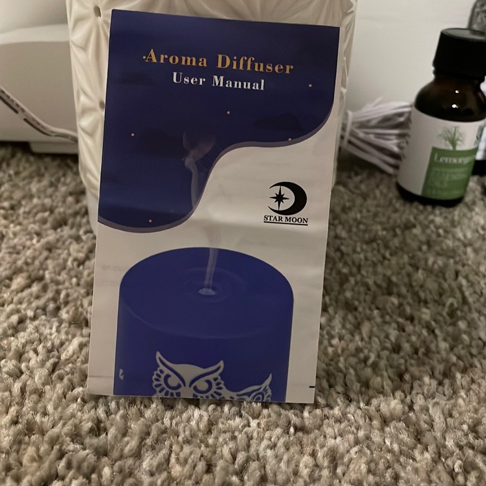 Star Moon Aroma Diffuser with 13 oils - Picture 2 of 3